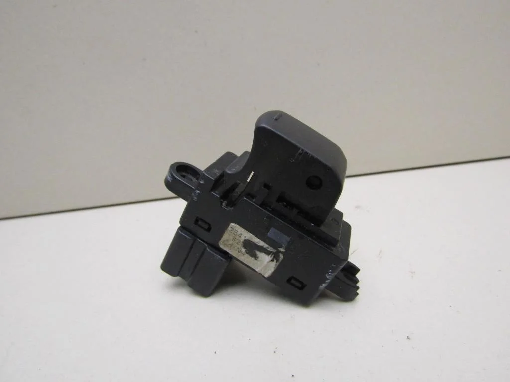 Кнопка стеклоподъемника Nissan Qashqai (J10) 2006-2014  [25411BR00A]  1.6  HR16DE в Вологде