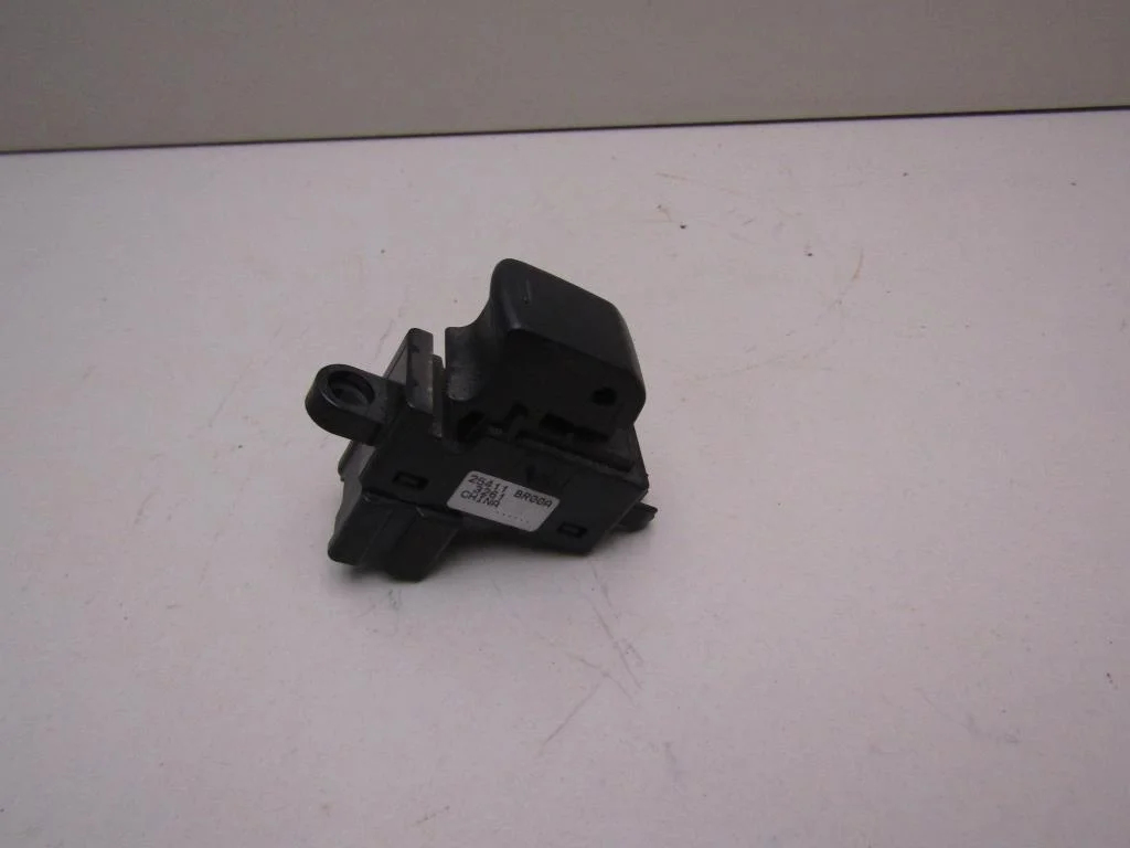 Кнопка стеклоподъемника Nissan Qashqai (J10) 2006-2014  [25411JD000]  1.6  HR16DE в Вологде
