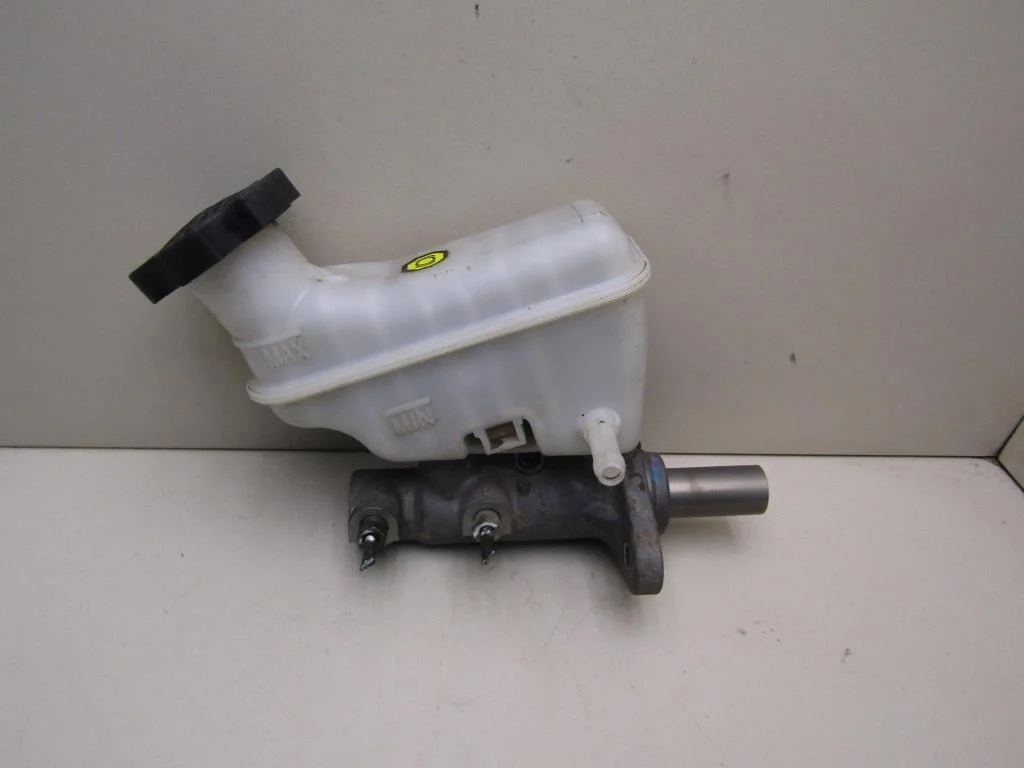 Цилиндр тормозной главный Kia Soul 2009-2014  [585102K300]  1.6 16V G4FC в Вологде