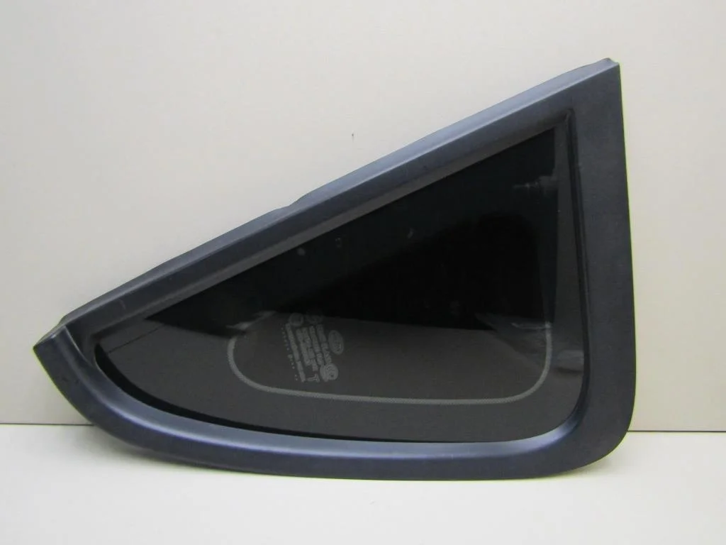 Стекло кузовное глухое левое Kia Soul 2009-2014  [878102K000]  1.6 16V G4FC в Вологде