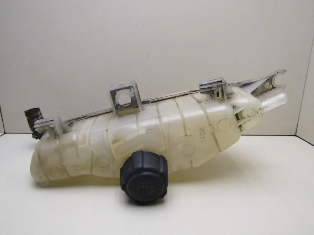 Бачок расширительный Renault Clio III 2005-2012  [7701477290]  1.2 D4F 740 в Вологде
