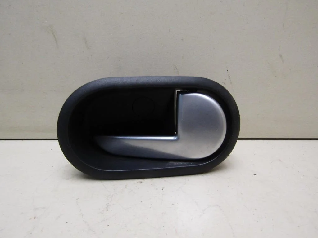 Ручка двери внутренняя правая Ford Fusion 2002-2012  [1329932]  1.4Л. 8V  в Вологде