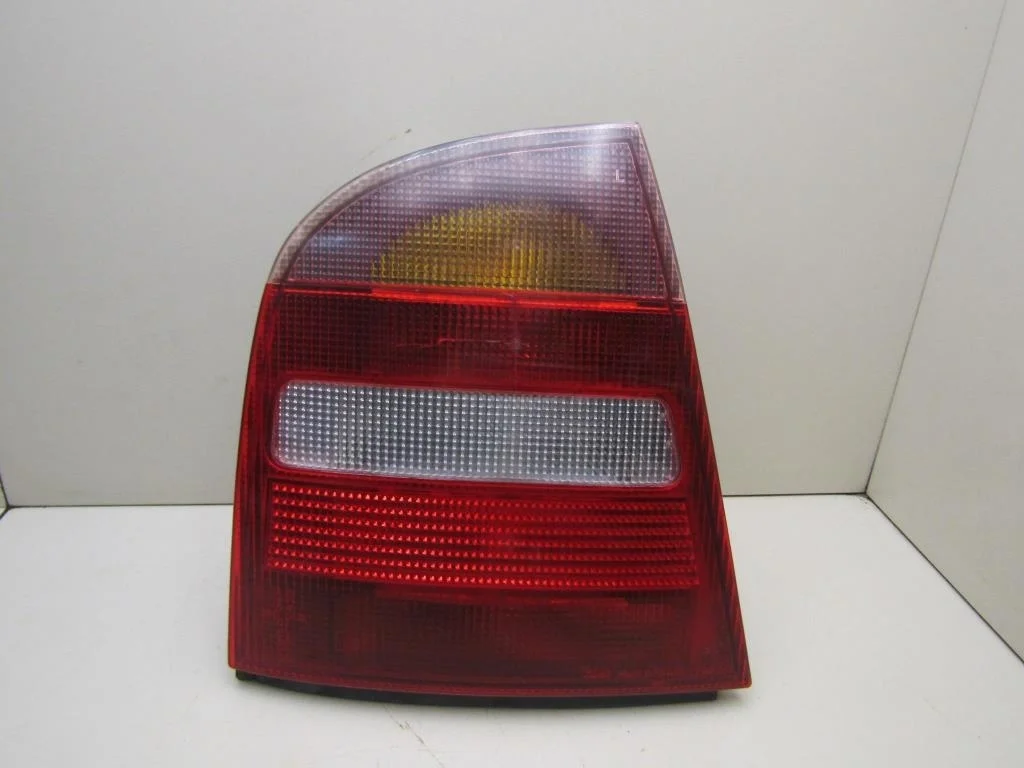 Фонарь задний левый Skoda Octavia 1997-2000  [1U6945111A]  1.8Т AGU в Вологде