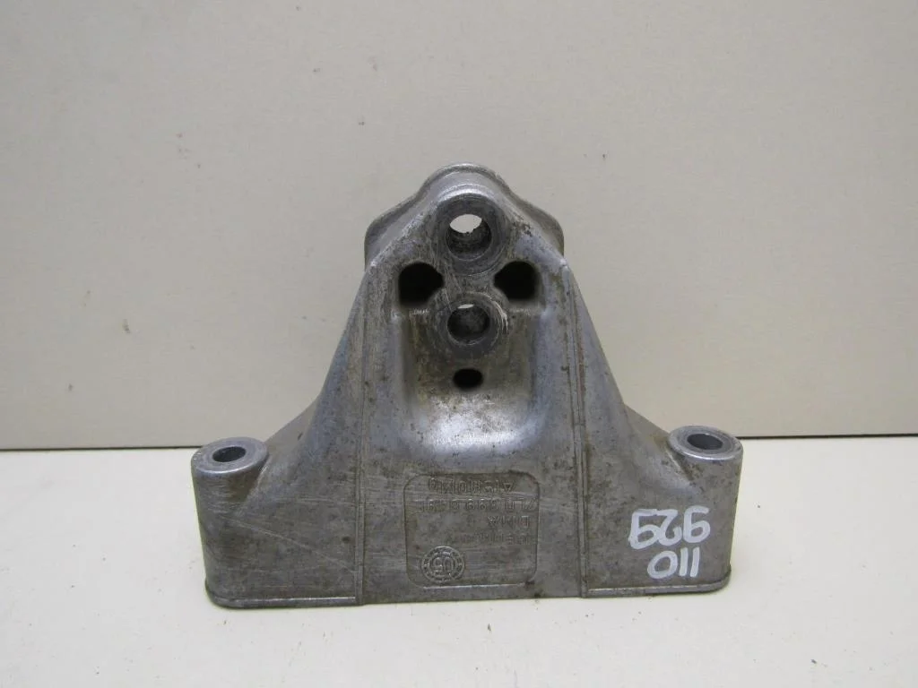 Кронштейн опоры КПП Porsche Cayenne 2003-2010  [7L0399649E]  4.5.V8 M48.50 BITURBO в Вологде