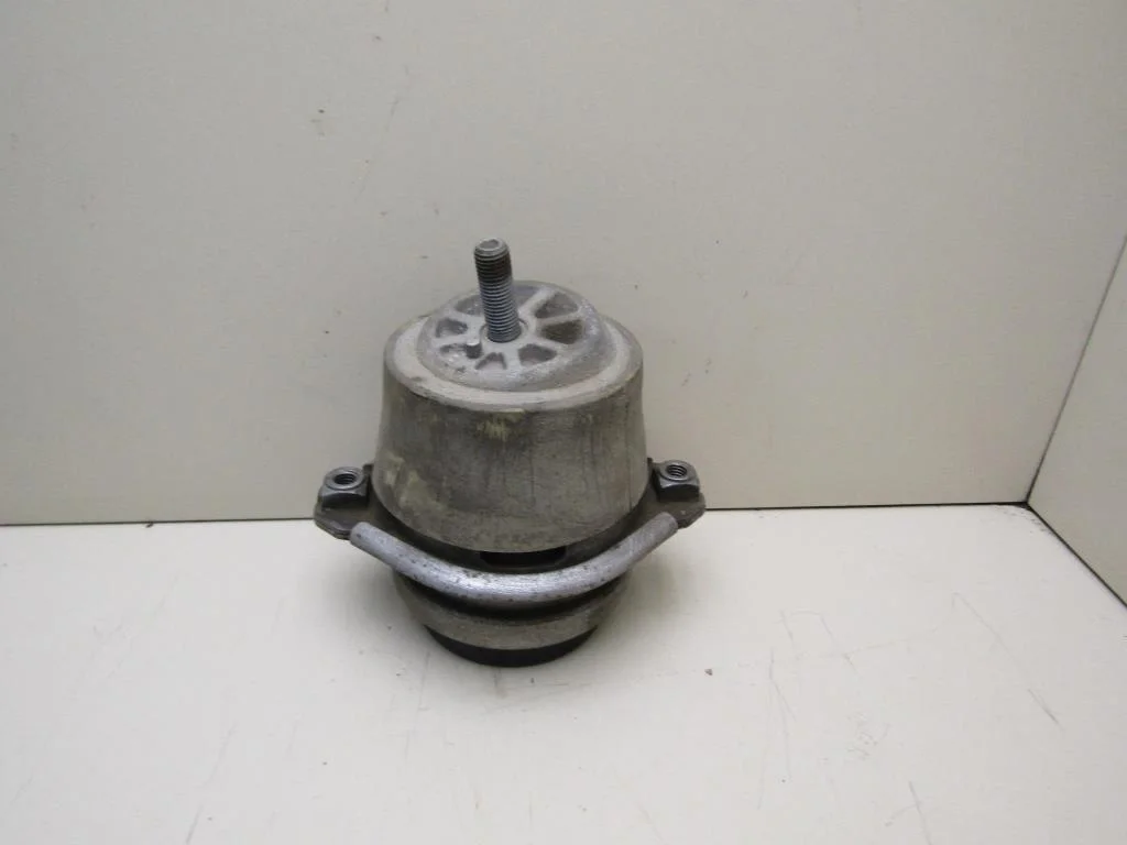 Опора двигателя правая Porsche Cayenne 2003-2010  [94837505001]  4.5.V8 M48.50 BITURBO в Вологде