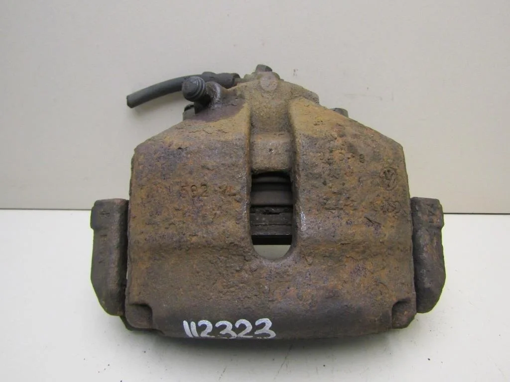 Суппорт передний правый VW Passat (B6) 2005-2010  [1K0615124E]  2.0 CBA в Вологде