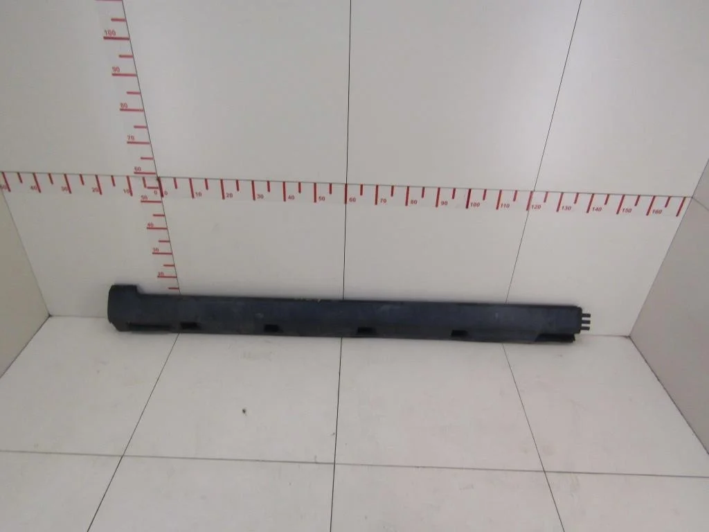 Накладка на порог (наружная) VW Passat (B6) 2005-2010  [3C0853855B]  2.0 CBA в Вологде