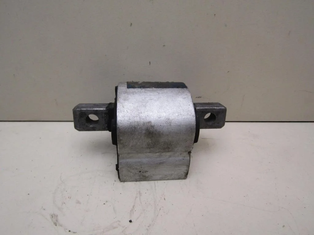 Опора КПП задняя Mercedes Benz W221 2005-2013  [A2212400918]  3.2, 642.930 (2987 куб.см) 235H/P в Вологде