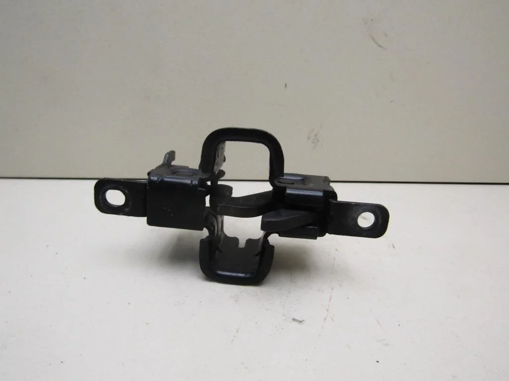 Замок капота Mercedes Benz W221 2005-2013  [A2218800060]  3.2, 642.930 (2987 куб.см) 235H/P в Вологде