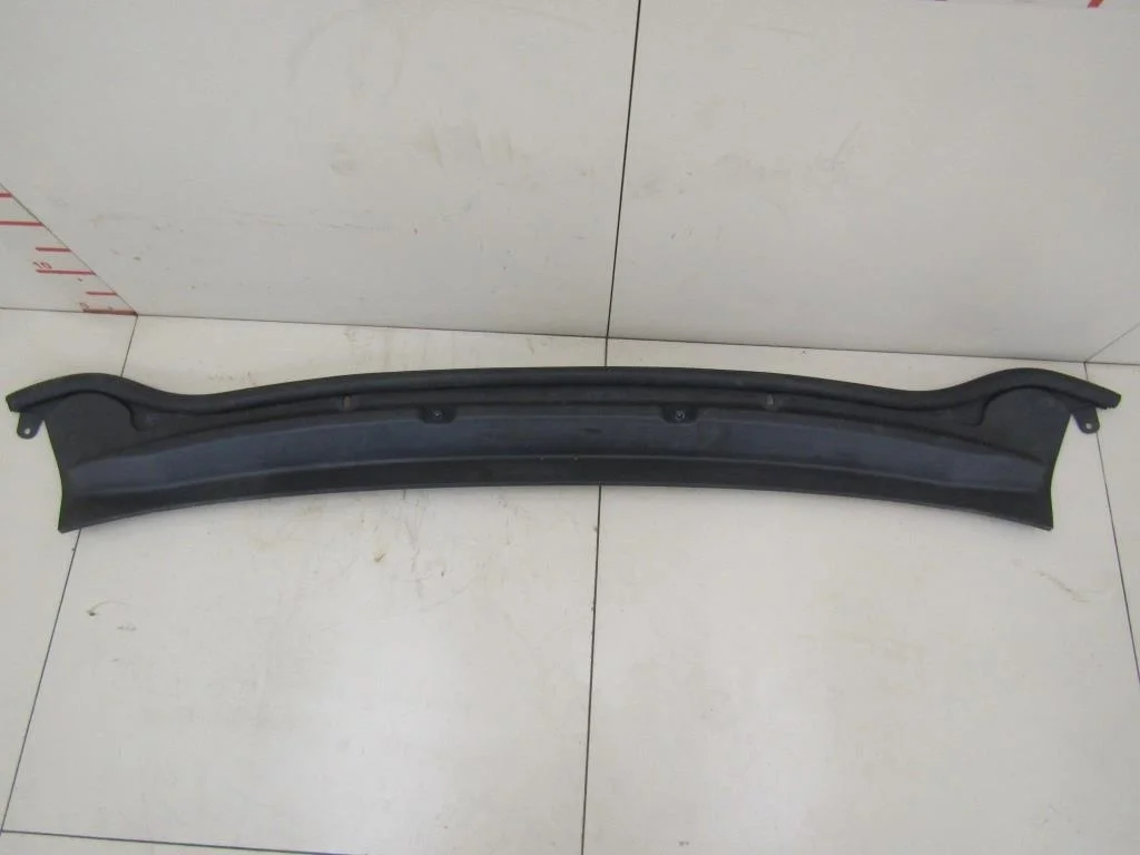 Решетка стеклооч. (планка под лобовое стекло) Opel Astra J 2010-2017  [13267105]  1.6 A16XER в Вологде