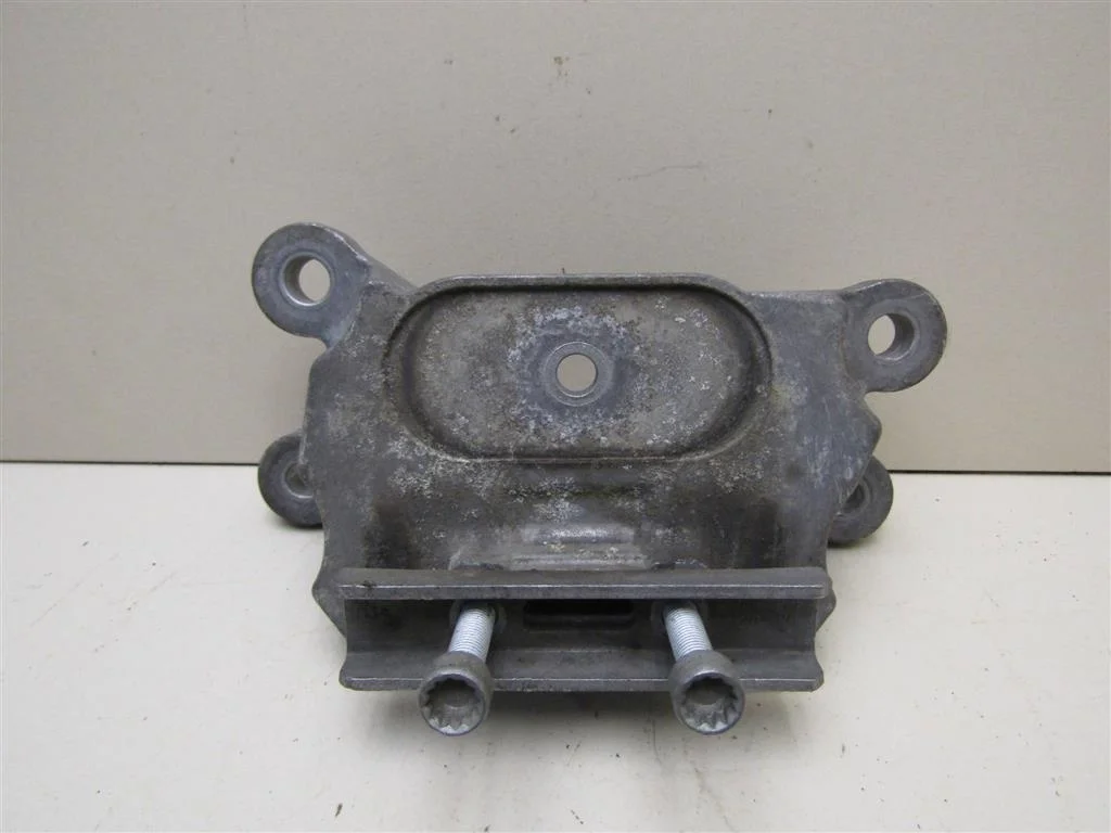 Кронштейн КПП Audi A4 (B8) 2007-2015  [8K0399115T]  2.7 CAM в Вологде