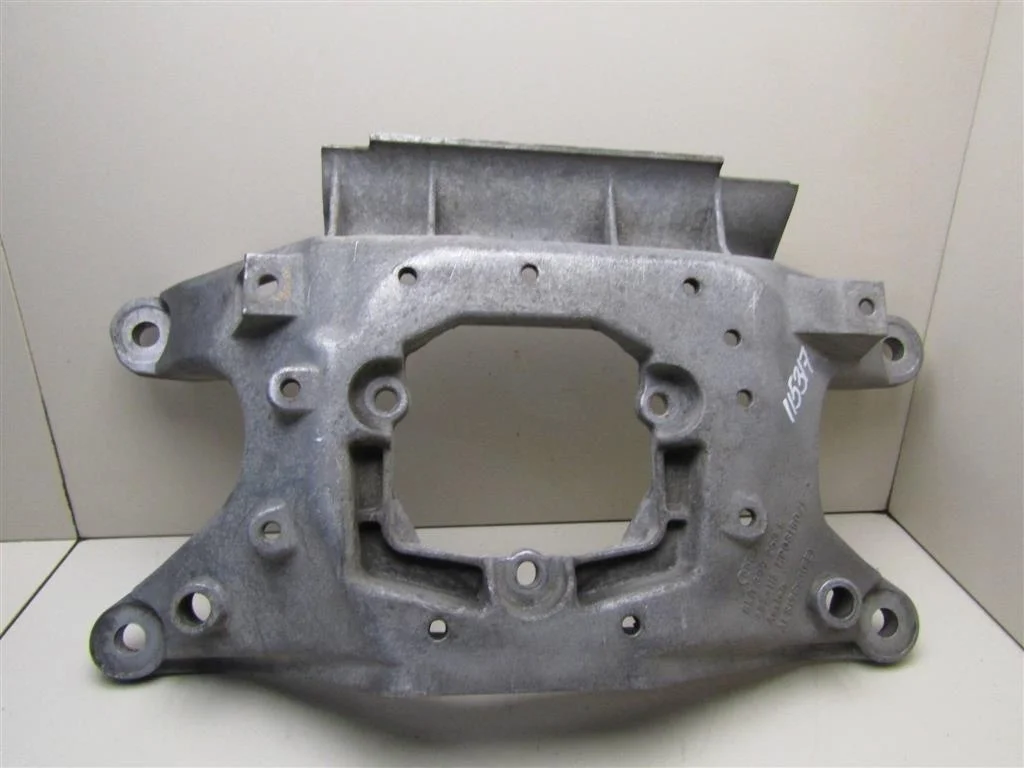 Кронштейн опоры КПП Audi A4 (B8) 2007-2015  [8K0399263K]  2.7 CAM в Вологде