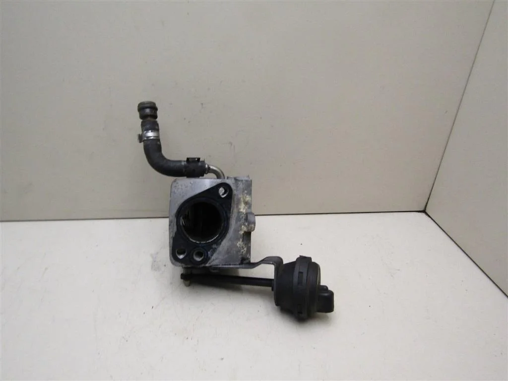 Заслонка воздушная Audi A4 (B8) 2007-2015  [059131063J]  2.7 CAM в Вологде