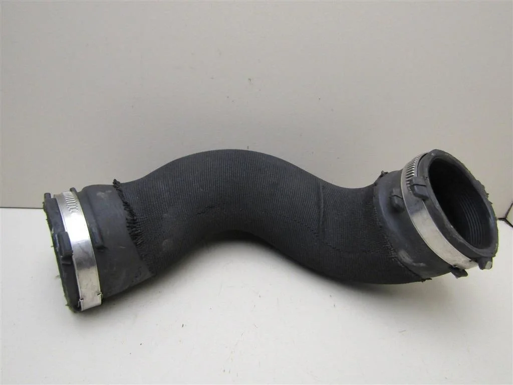 Патрубок интеркулера Audi A4 (B8) 2007-2015  [8K0145737H]  2.7 CAM в Вологде