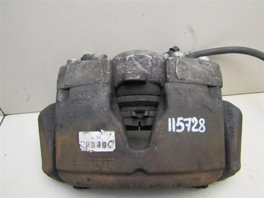 Суппорт передний правый Audi A4 (B8) 2007-2015  [8K0615124B]  2.7 CAM в Вологде