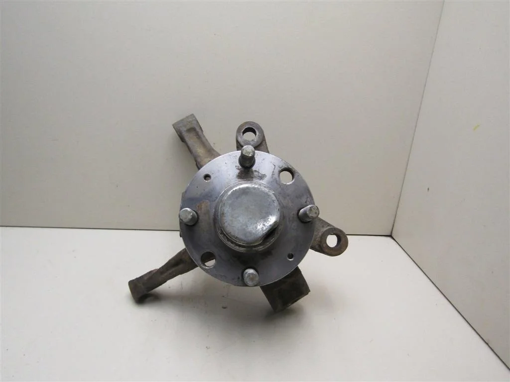 Кулак поворотный передний правый Chevrolet Aveo (T200) 2003-2008  [96870492]  1.4 8V F14S3 в Вологде