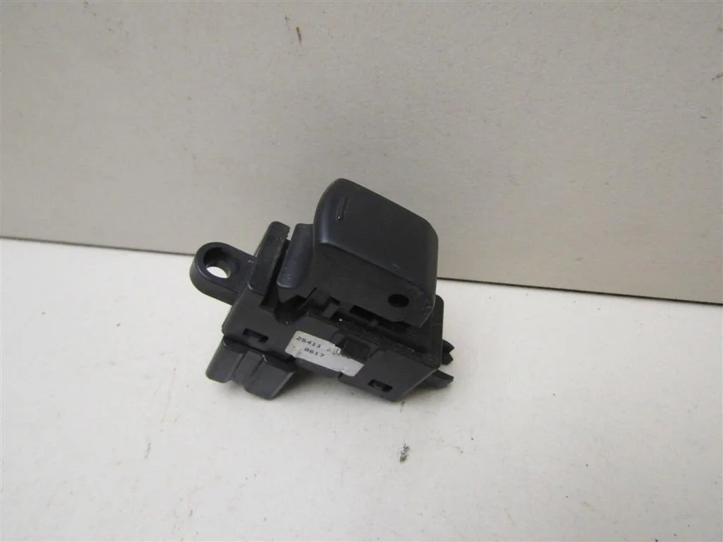 Кнопка стеклоподъемника Nissan Qashqai (J10) 2006-2014  [25411JD000]  2.0 16V  MR20DE в Вологде