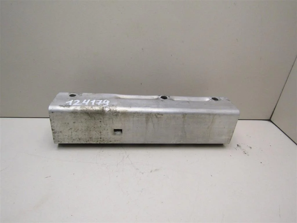 Кронштейн усилителя заднего бампера Audi A4 (B6) 2000-2004  [8E0807331B]  2.0 ALT в Вологде