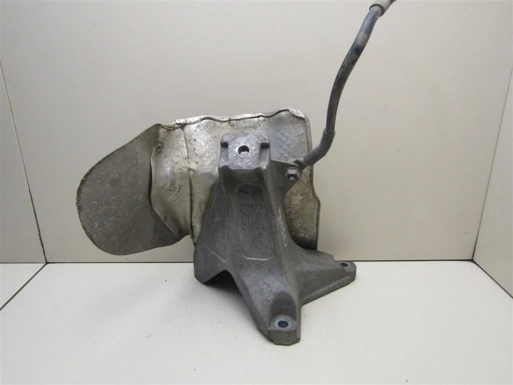 Кронштейн двигателя правый Audi A4 (B6) 2000-2004  [8E0199308A]  2.0 ALT в Вологде