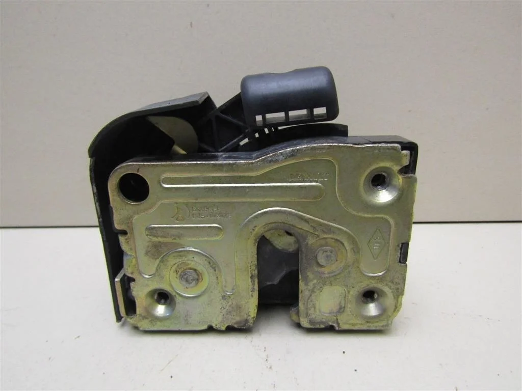 Замок двери передней правой Renault Megane 1999-2002  [7701473172]  1.4 K4J750 в Вологде