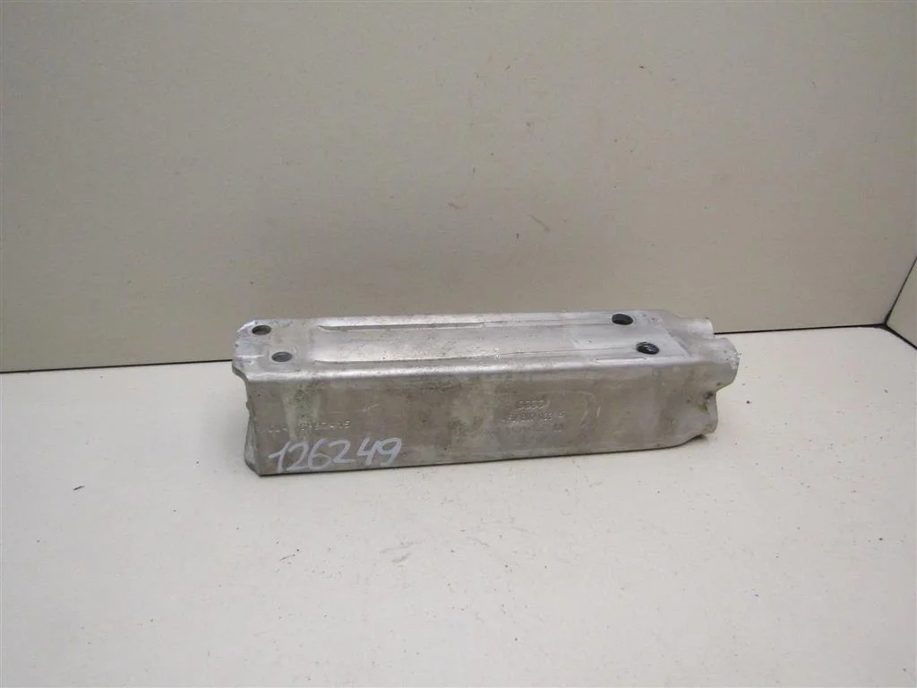 Кронштейн усилителя переднего бампера левый Audi A6 (C6,4F) 2005-2011  [4F0807133]  3.0 BBJ в Вологде