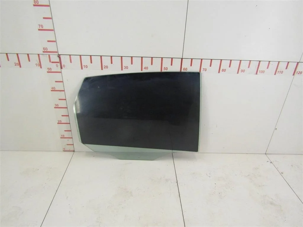 Стекло двери задней правой Ford Focus I 1998-2004  [1093031]  2.0 8V SPLIT PORT в Вологде