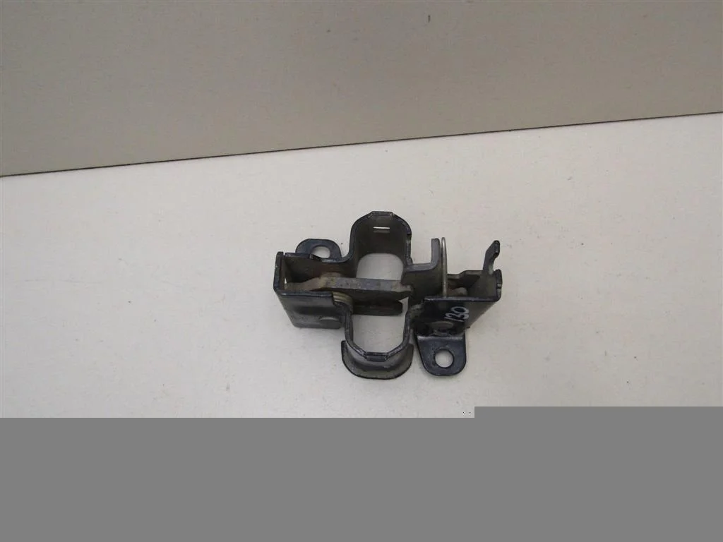 Замок капота Mercedes Benz W203 2000-2006  [A2038800060]  2.2 OM646.963 в Вологде