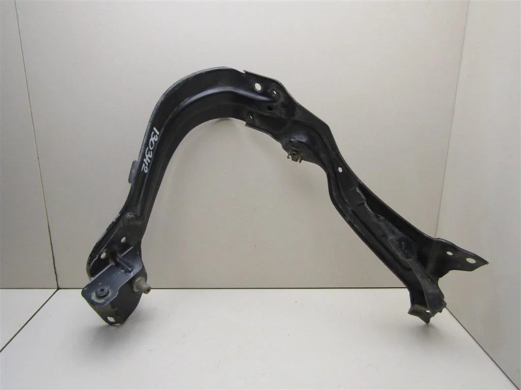 Панель передняя Mercedes Benz W203 2000-2006  [A2036200372]  2.2 OM646.963 в Вологде