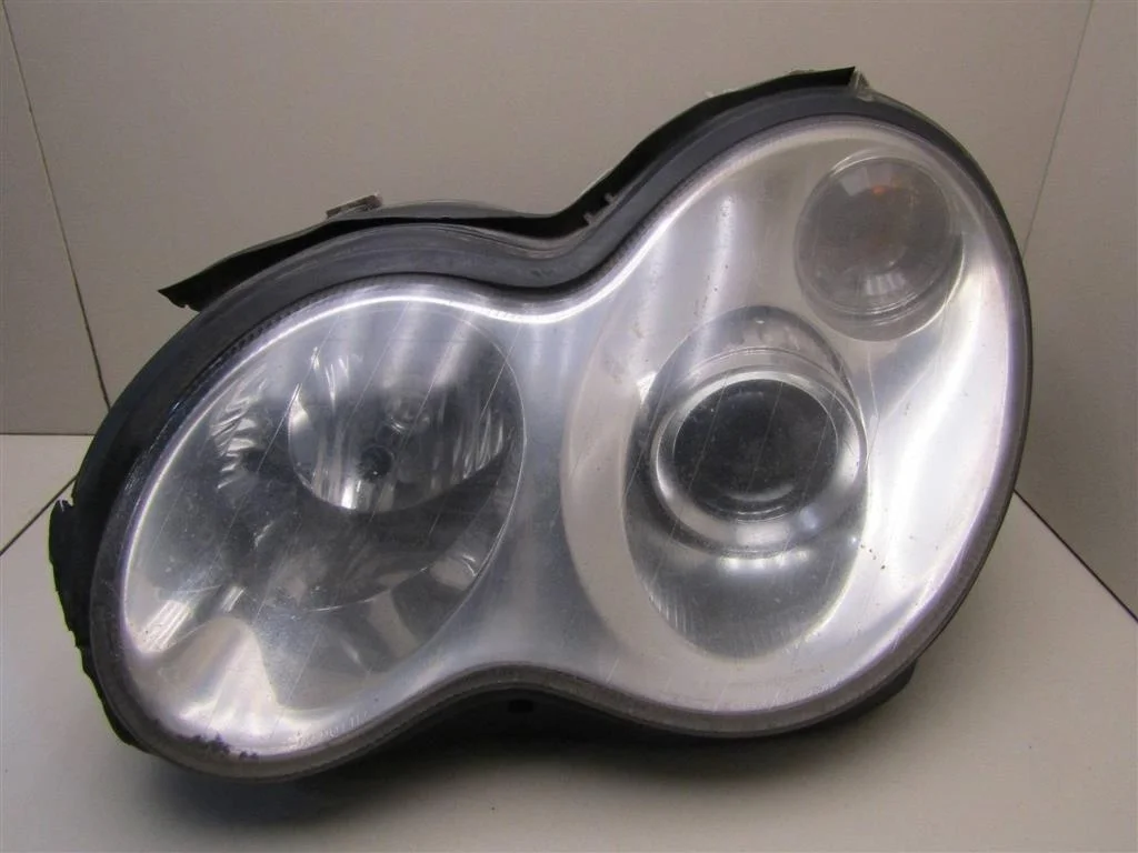 Фара левая Mercedes Benz W203 2000-2006  [A2038203761]  2.2 OM646.963 в Вологде