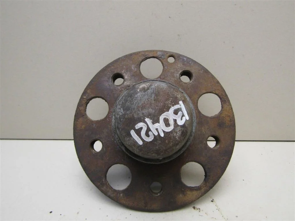 Ступица передняя Mercedes Benz W203 2000-2006  [A2093300325]  2.2 OM646.963 в Вологде