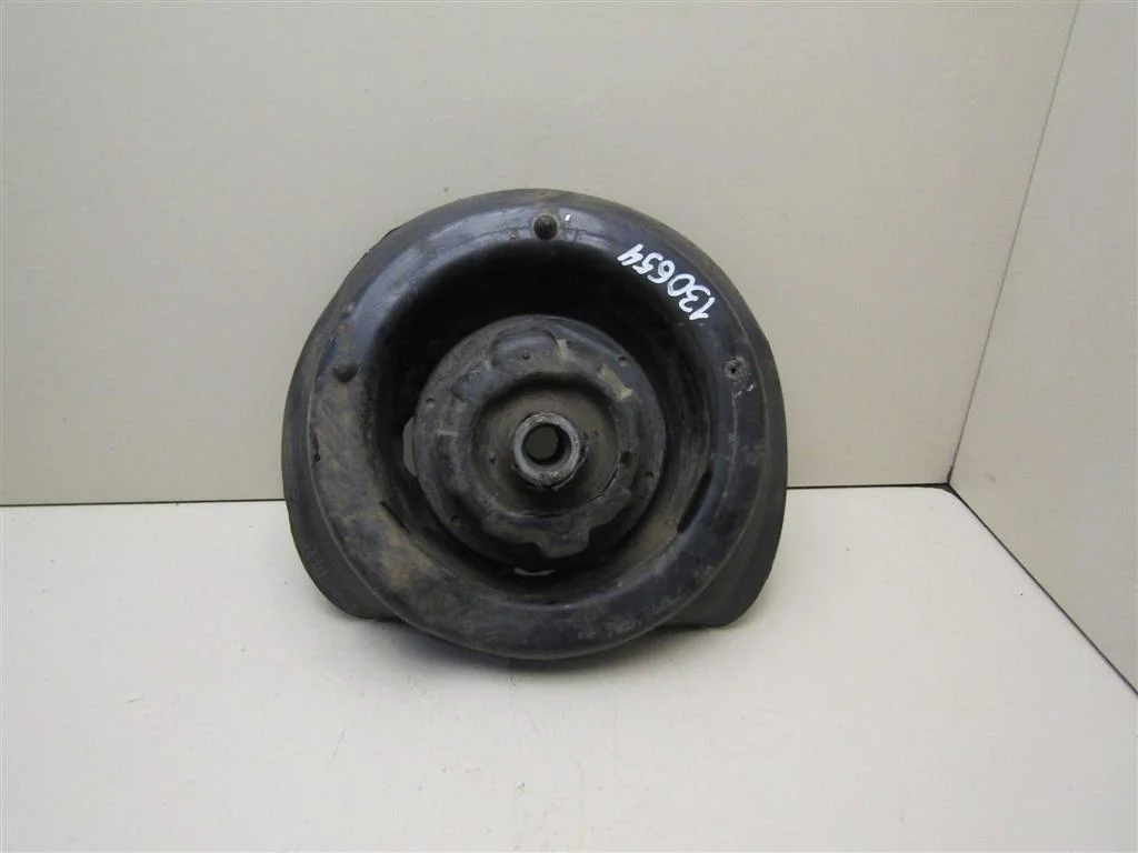 Опора переднего амортизатора Mercedes Benz W203 2000-2006  [A2033200273]  2.2 OM646.963 в Вологде