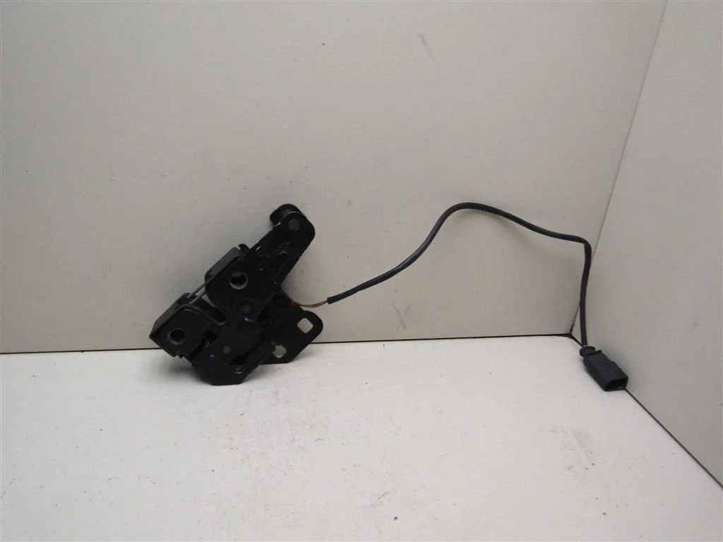 Замок капота Audi A6 (C6,4F) 2005-2011  [4F0823509B]  3.2 AUK в Вологде