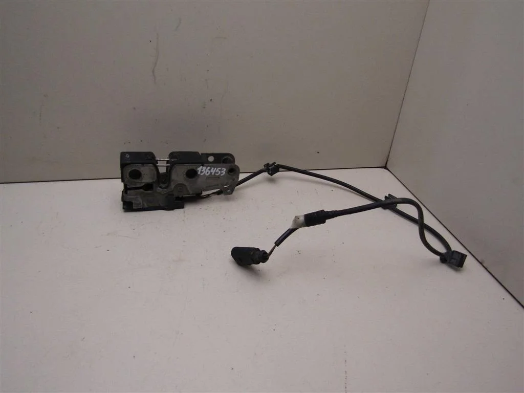 Замок капота VW Passat (B6) 2005-2010  [3C1823509G]  в Вологде