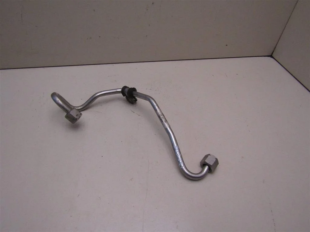 Трубка топливная VW Passat (B6) 2005-2010  [06J127501L]  в Вологде