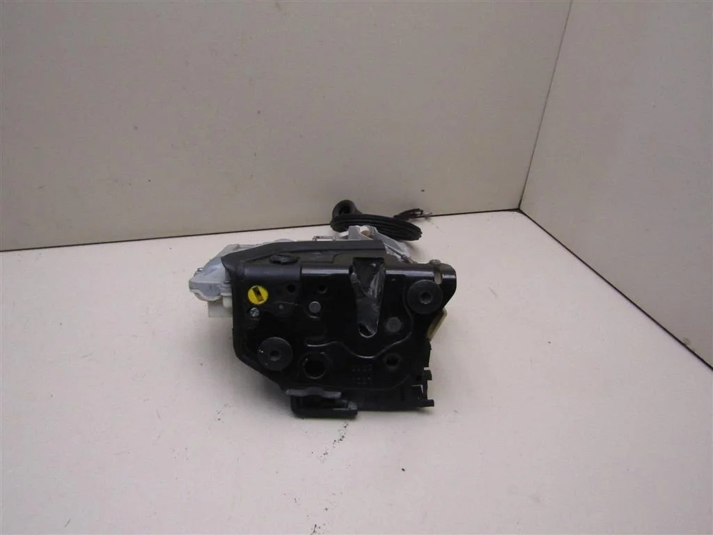 Замок двери задней левой VW Passat (B6) 2005-2010  [3C4839015A]  в Вологде