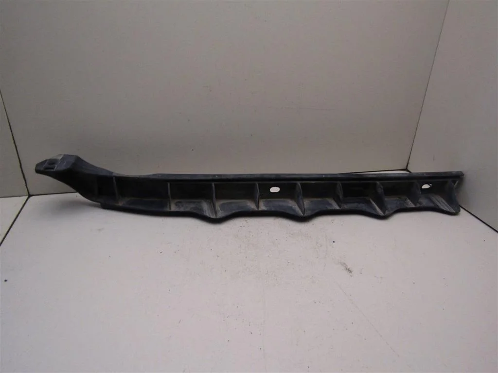 Направляющая заднего бампера левая Skoda Octavia (A5 1Z-) 2004-2013  [1Z5807863]  1.6 BSE в Вологде