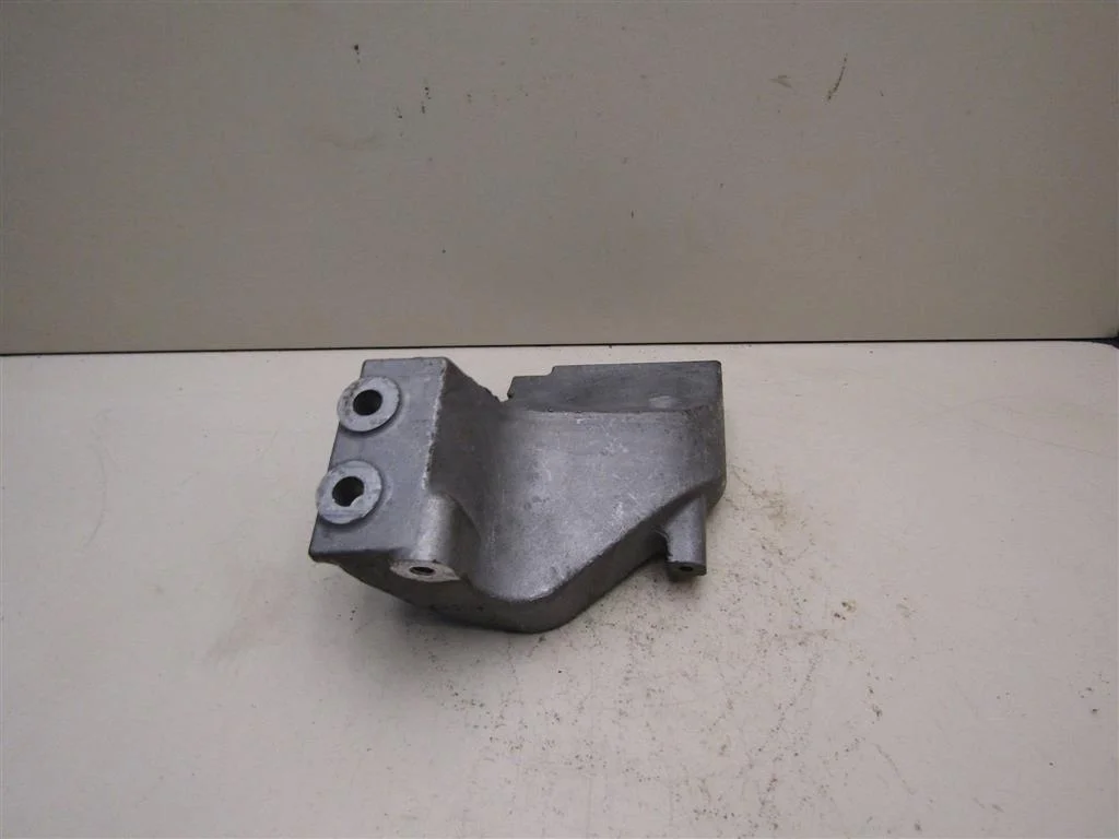 Кронштейн двигателя Nissan Primera P12E 2002-2007  [140176N100]  в Вологде