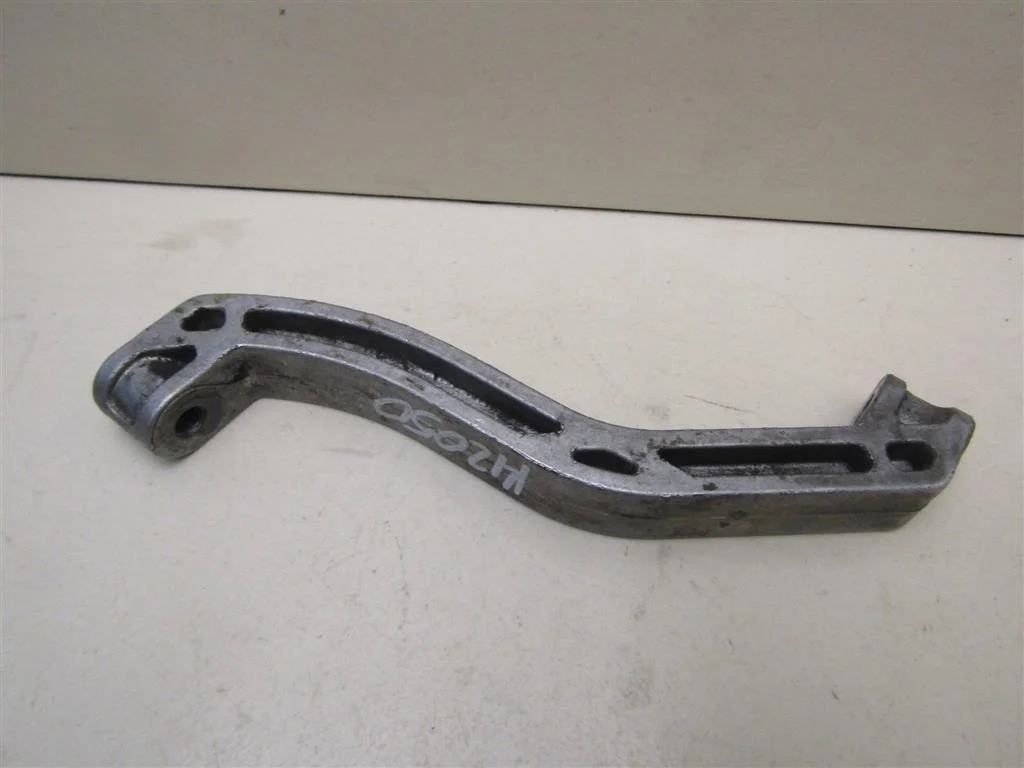 Кронштейн КПП VW Passat (B6) 2005-2010  [1K0199359E]  1.9 BLS в Вологде