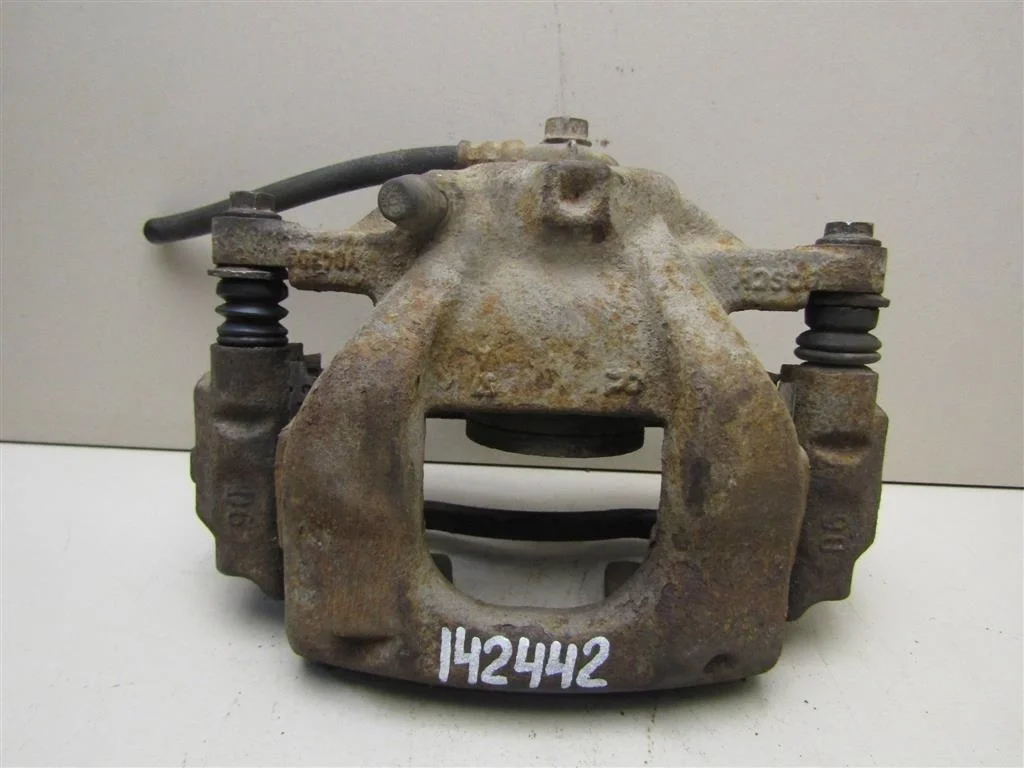 Суппорт передний правый Toyota Verso 2009-2018  [4773002361]  1.8 2ZRFAE в Вологде