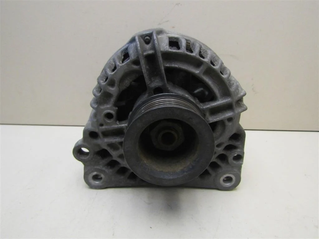 Генератор VW Golf IV \Bora 1997-2005  [028903028D]  в Вологде