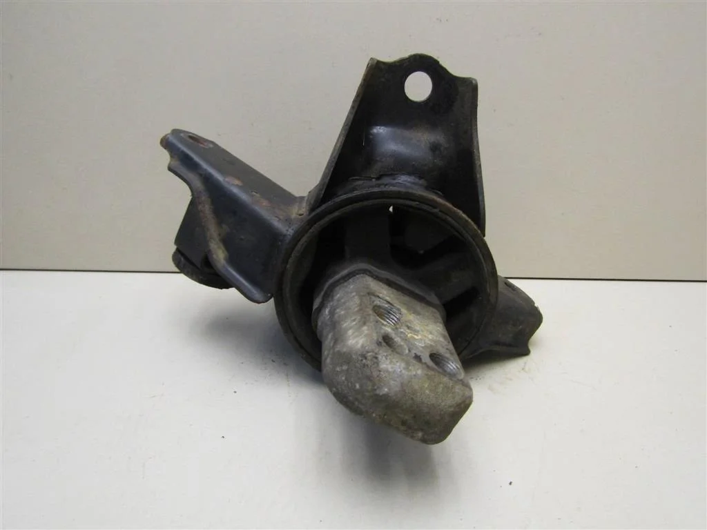 Опора КПП левая Kia Ceed 2007-2012  [218301M000]  1.6 G4FC в Вологде