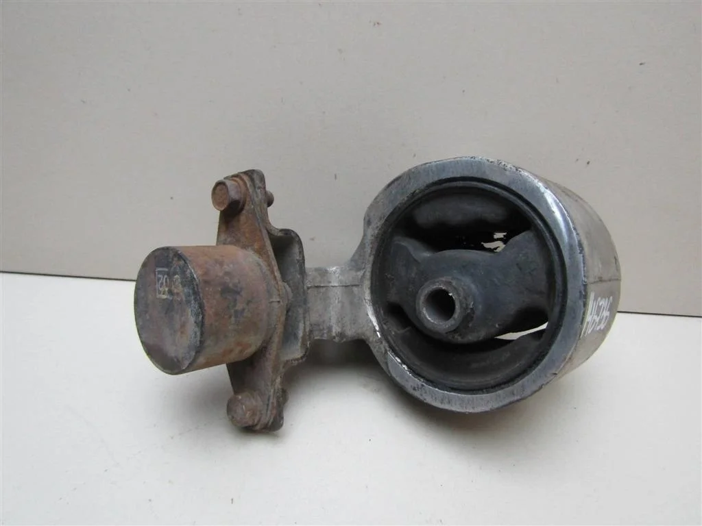Опора двигателя правая Hyundai Accent II (+ТАГАЗ) 2000-2012   [2181025110]  1.5 16V G4EC в Вологде