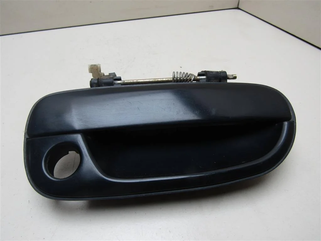 Ручка двери передней наружная правая Hyundai Accent II (+ТАГАЗ) 2000-2012   [8266025000]  1.5 16V G4EC в Вологде