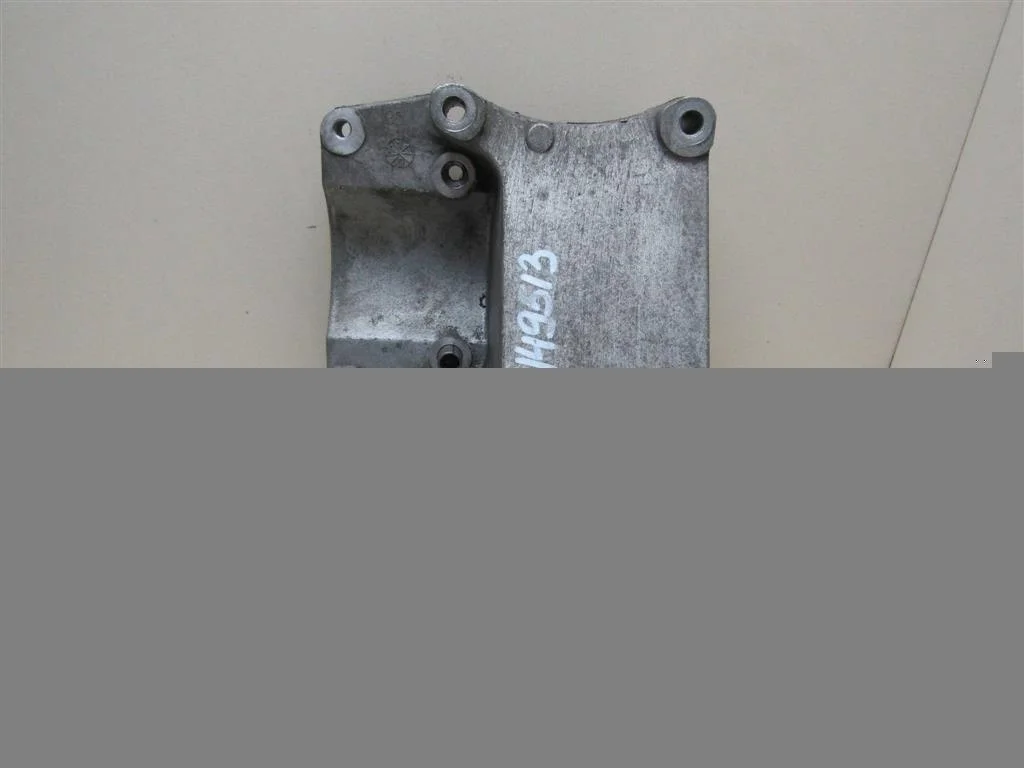 Кронштейн кондиционера Ford Focus II 2005-2008  [1715451]  1.4 1.6 в Вологде