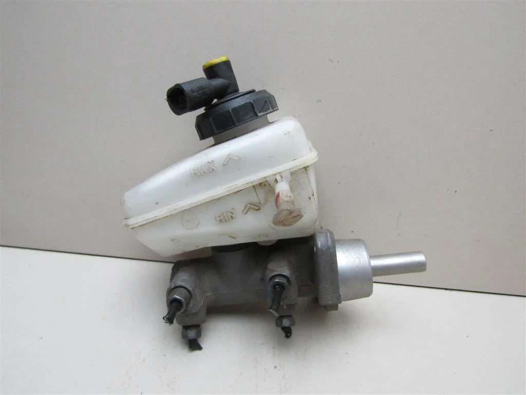 Цилиндр тормозной главный Renault Logan 2005-2014  [6001551028]  1.4 8V K7J710 в Вологде