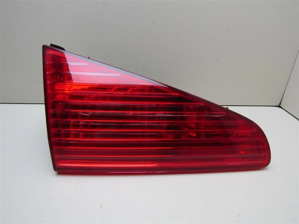 Фонарь задний внутренний левый Peugeot 607 2000-2010  [6350N2]  2.2 DW12ATED4 в Вологде