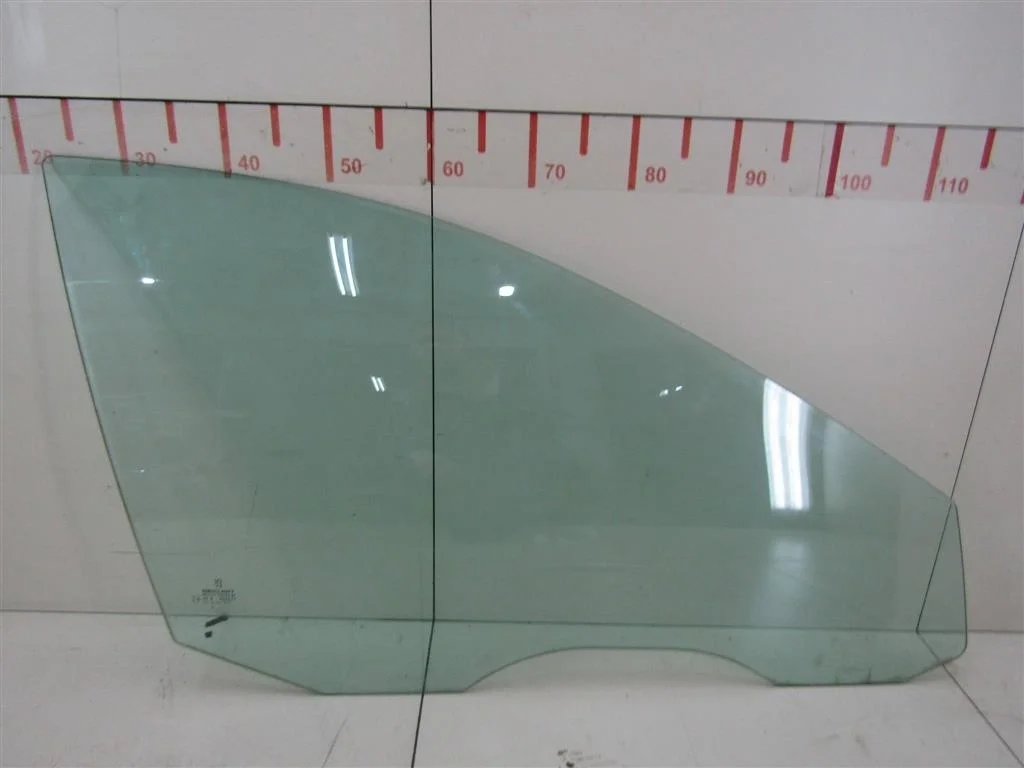 Стекло двери передней правой Peugeot 607 2000-2010  [9202E7]  2.2 DW12ATED4 в Вологде