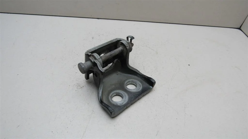Петля двери Citroen C4 2005-2011  [903799]  1.6 TU5JP4 в Вологде