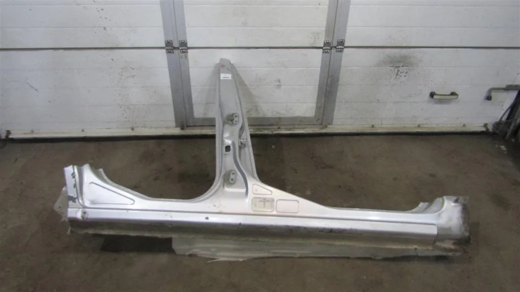 Порог правый Ford Fusion 2002-2012  [1207244]  1.6 16V FYJC  в Вологде