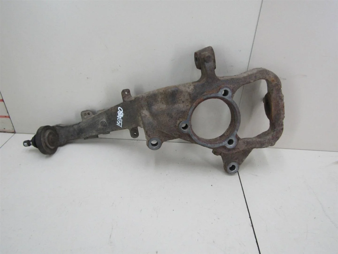 Кулак поворотный передний левый Chevrolet Trail Blazer 2001-2010  [19303841]  4.2 LL8 в Вологде